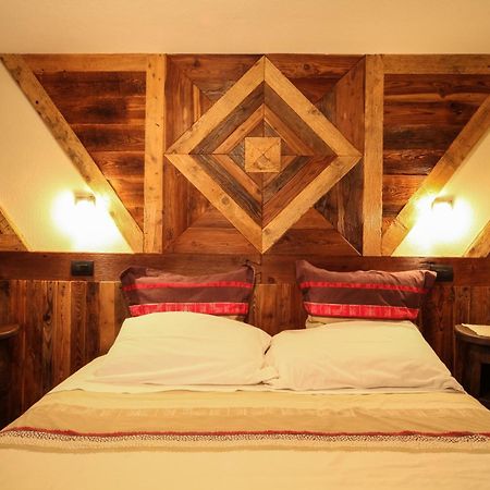 Ferienwohnung Souvenir De Tsaneli Roisan Zimmer foto