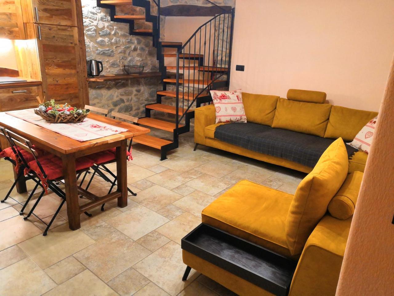 Ferienwohnung Souvenir De Tsaneli Roisan Exterior foto