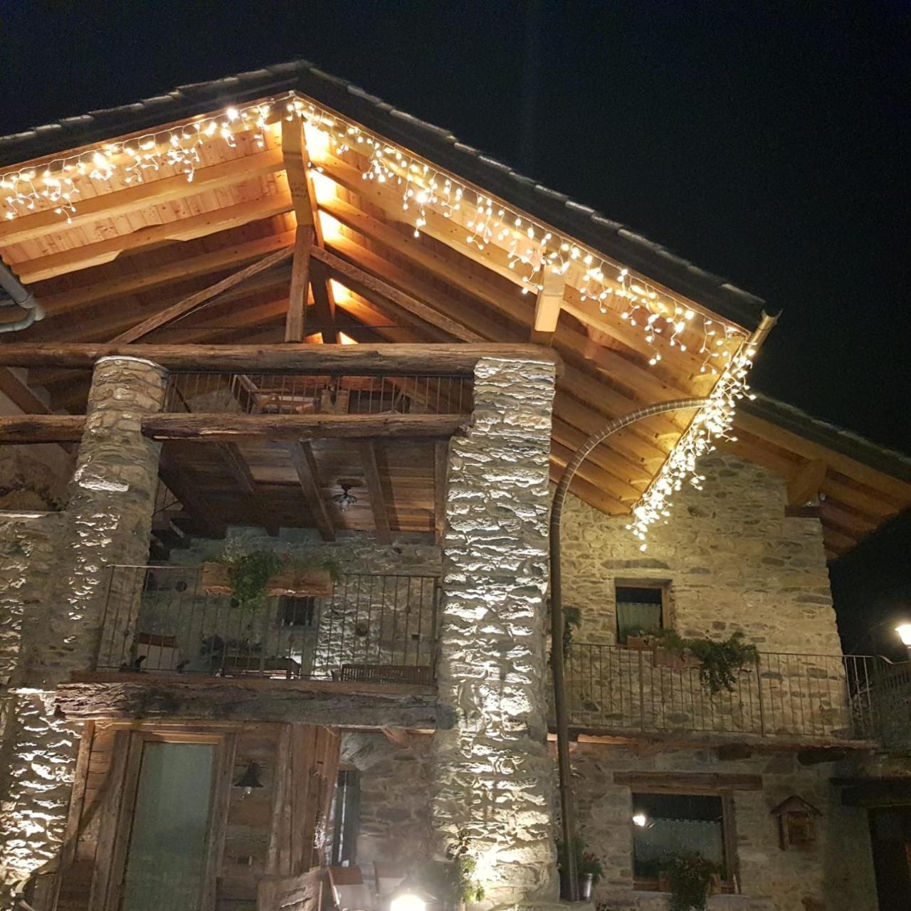 Ferienwohnung Souvenir De Tsaneli Roisan Exterior foto